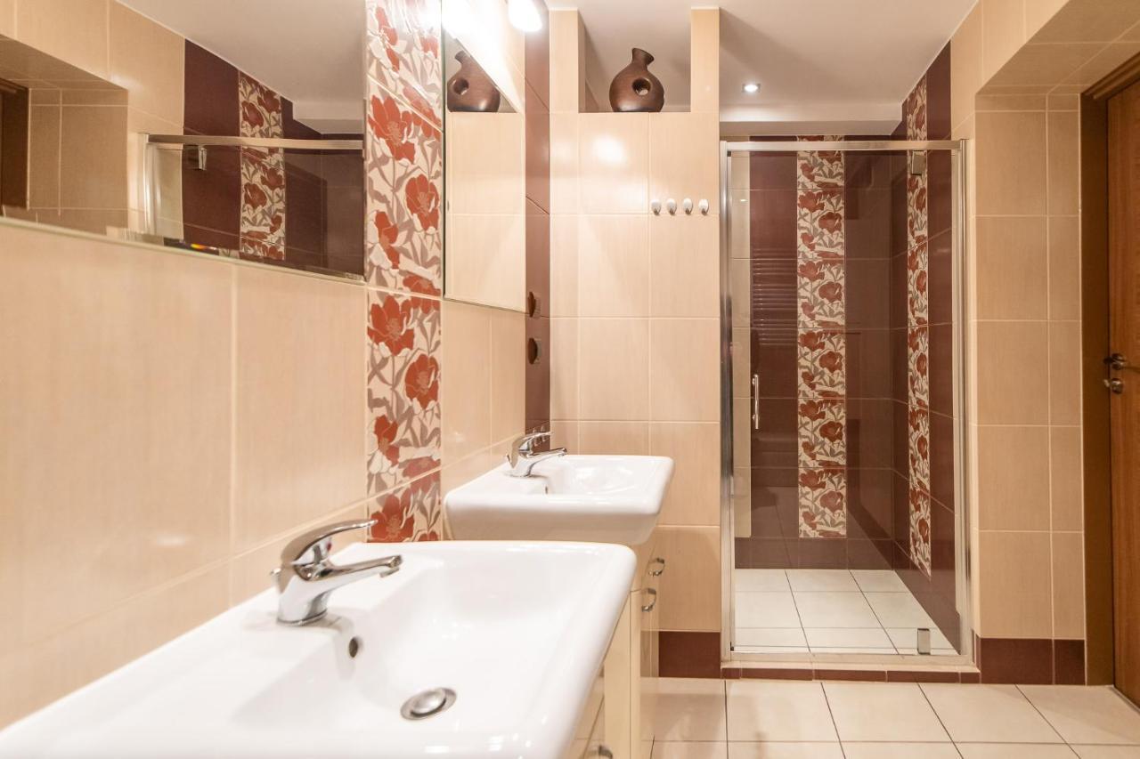 Pod Roza Wiatrow Apartment Kolobrzeg Bagian luar foto